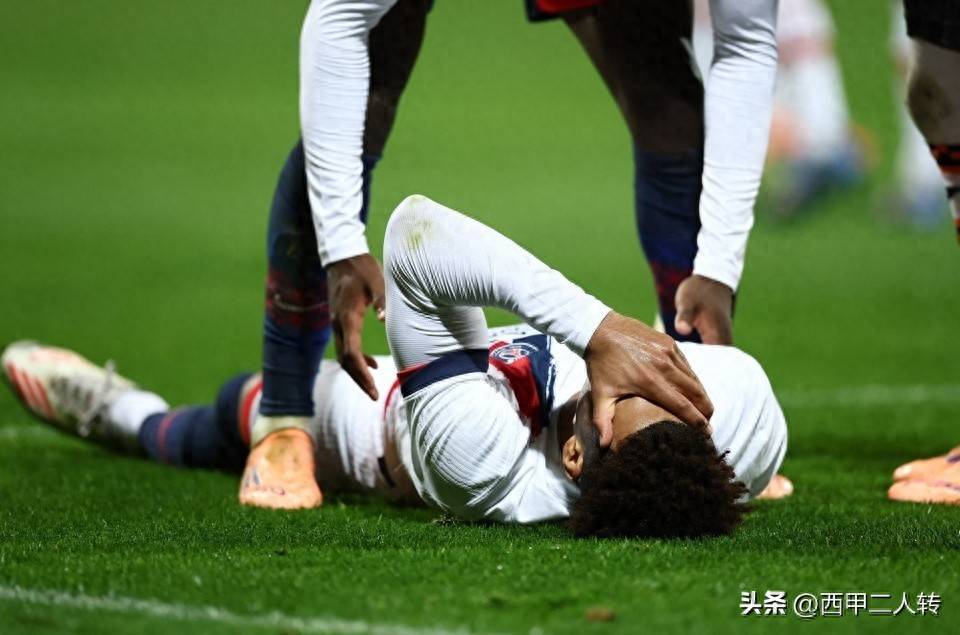 巴黎圣日耳曼再遭打击：新星杜埃重伤离场，恐长期缺阵