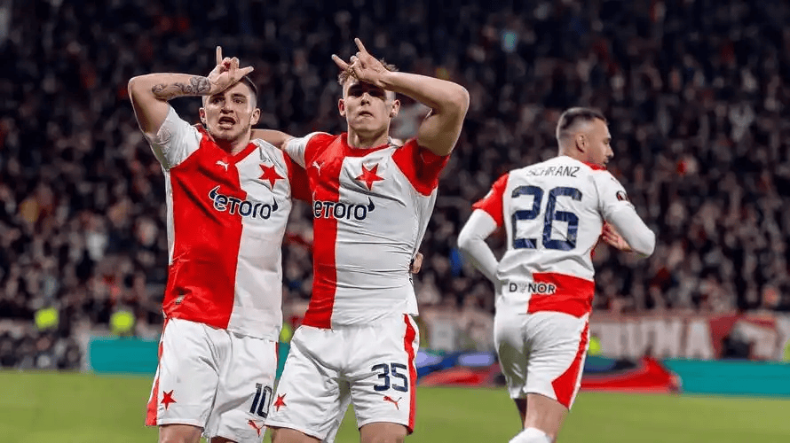 周三009 欧冠：坚韧防守VS传控攻坚！布拉格斯拉维亚主场迎巴萨，能否延续搅局本色？